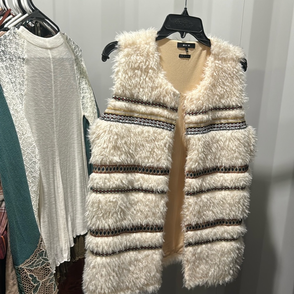 Miss me faux fur vest